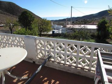 Casa rústica con jardín en venta en Tébar - Los Arejos
