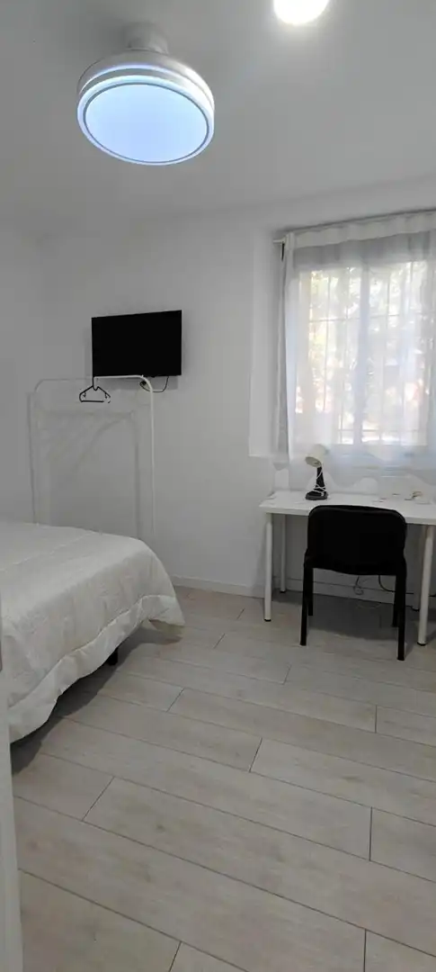 Schlafzimmer von Wohnung zur untervermieten in Beiro