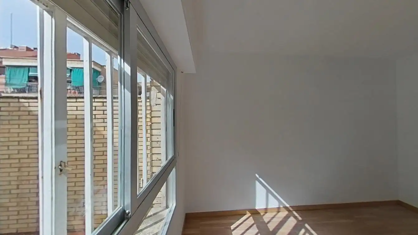 Bedroom of Flat for sale in Madrid