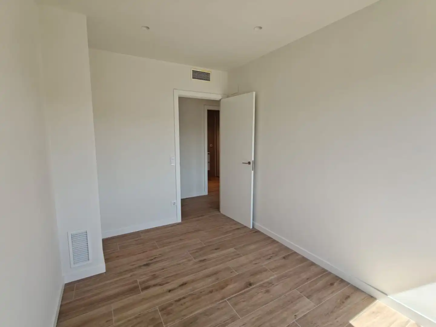 Flat for rent in Girona  with Air Conditioner, Heating and Terrace