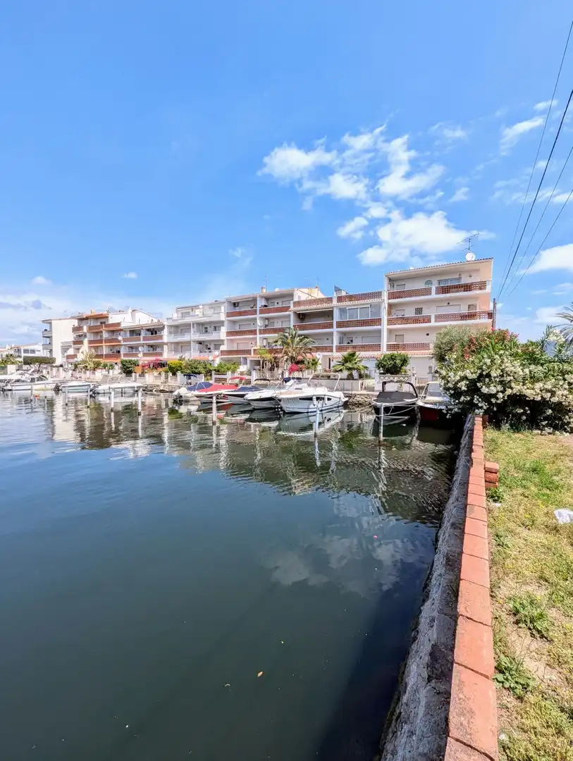 Exterior view of Apartments for sale in Empuriabrava  with Air Conditioner, Heating and Terrace