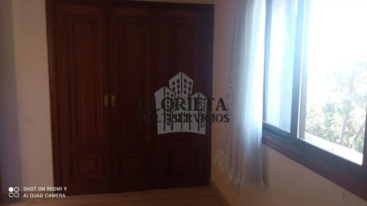 Dormitori de Casa o xalet en venda en Nigrán amb Calefacció, Parquet i Terrassa