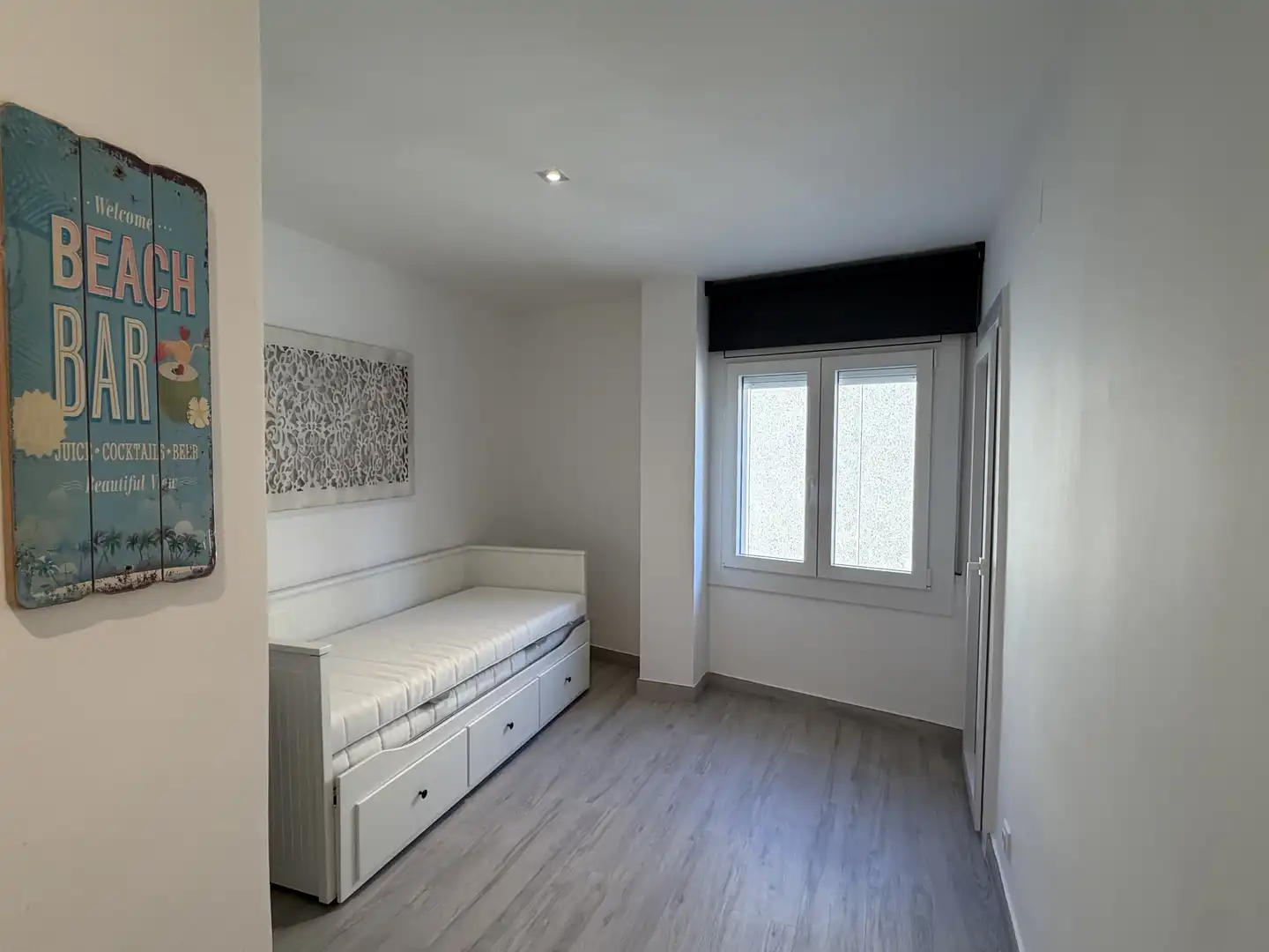 Habitación de Apartamento de alquiler en Palamós con Calefacción, TV y Alarma