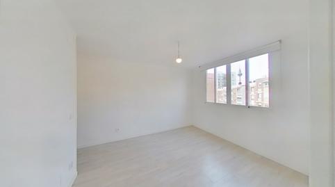 Photo 2 of Flat to rent in Ventas, Madrid