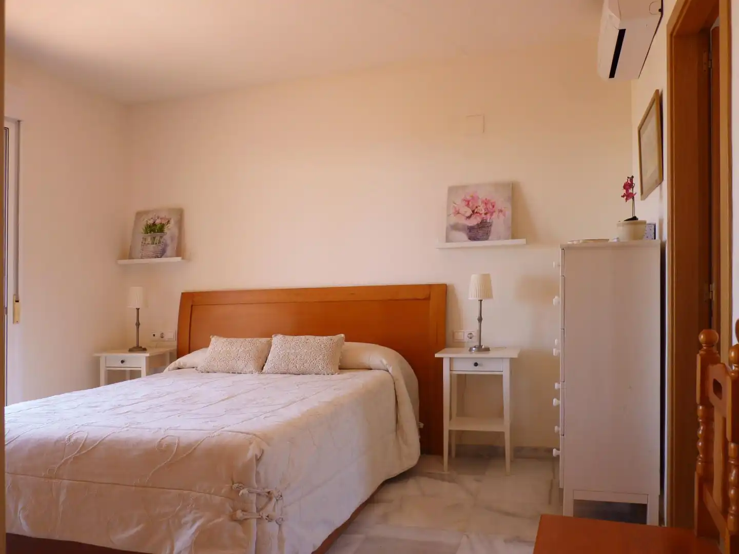 Schlafzimmer von Maisonette zum Verkauf in Vélez-Málaga mit Klimaanlage, Heizung und Privatgarten