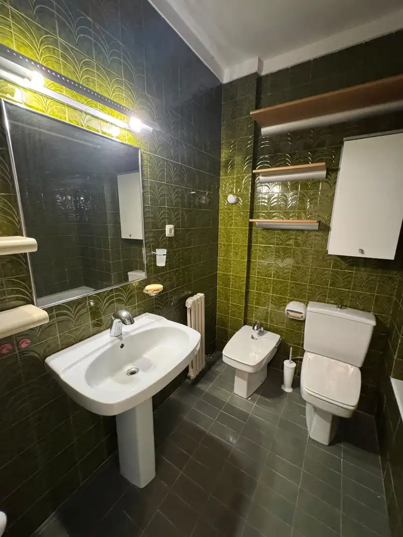 Baño de Piso de alquiler en Sant Cugat del Vallès con Calefacción, Terraza y Piscina