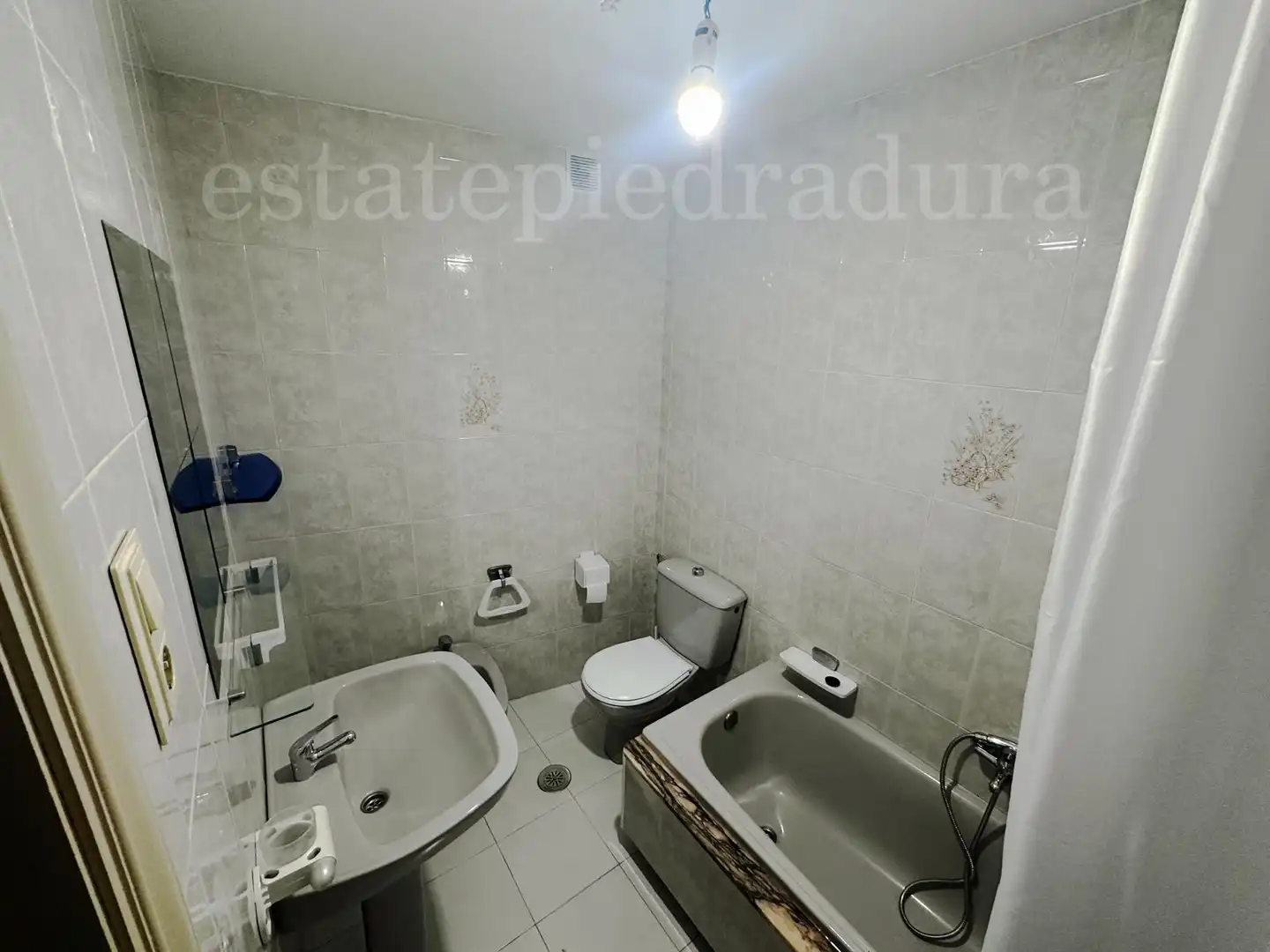 Baño de Piso en venta en O Grove   con Amueblado, Horno y Lavadora