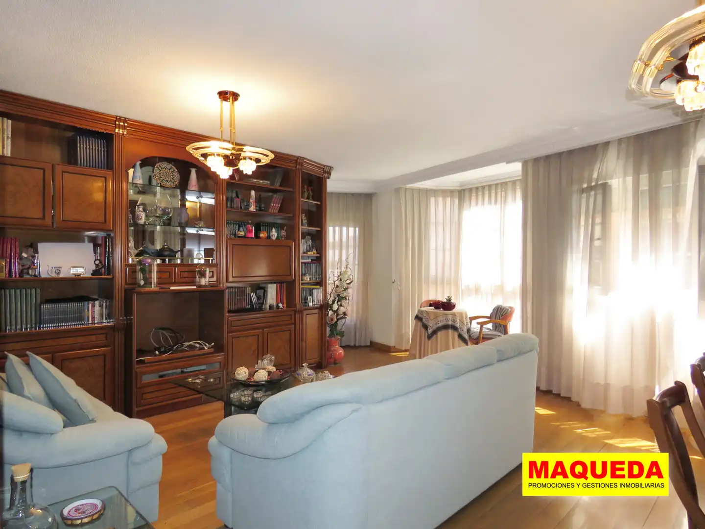 Living room of Flat for sale in Alcorcón  with Air Conditioner, Heating and Parquet flooring