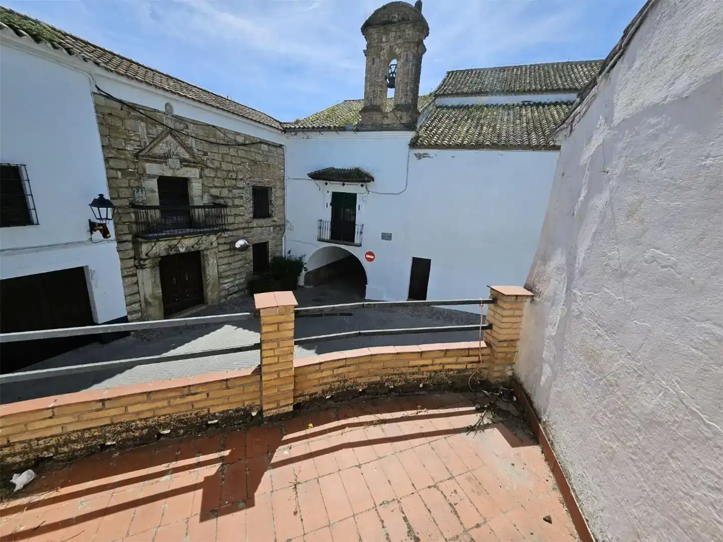 Vista exterior de Casa adosada en venda en Cañete de las Torres amb Balcó