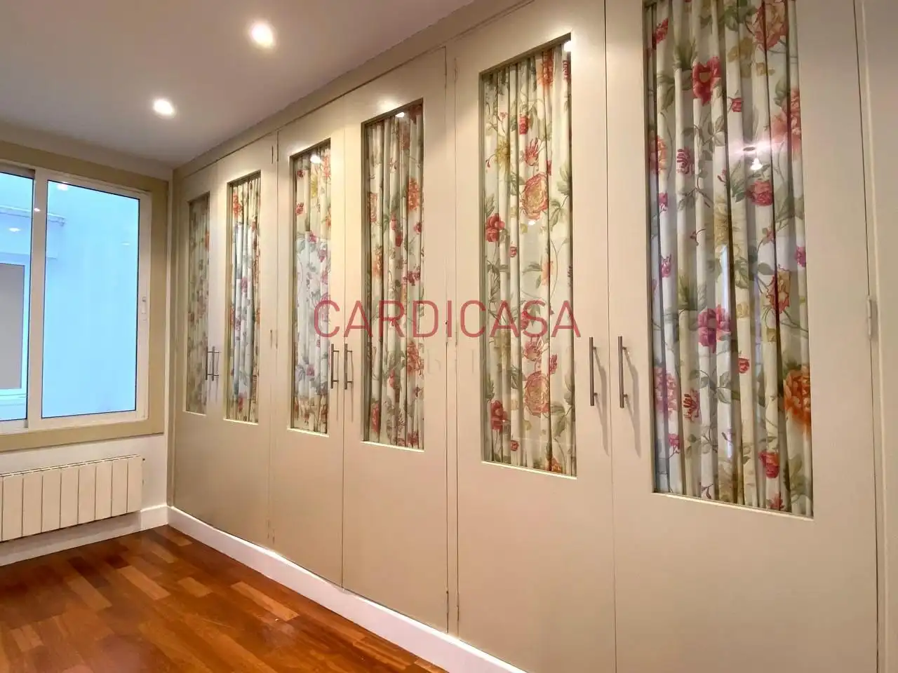 Piso de alquiler en Vigo  con Calefacción, Parquet y Balcón