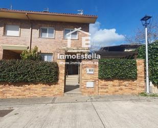 Vista exterior de Casa adosada en venda en Ancín / Antzin amb Calefacció, Jardí privat i Terrassa