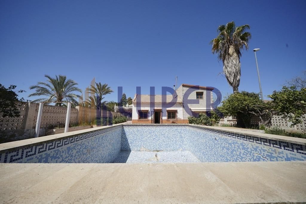 Piscina de Casa o xalet en venda en San Vicente del Raspeig / Sant Vicent del Raspeig amb Terrassa