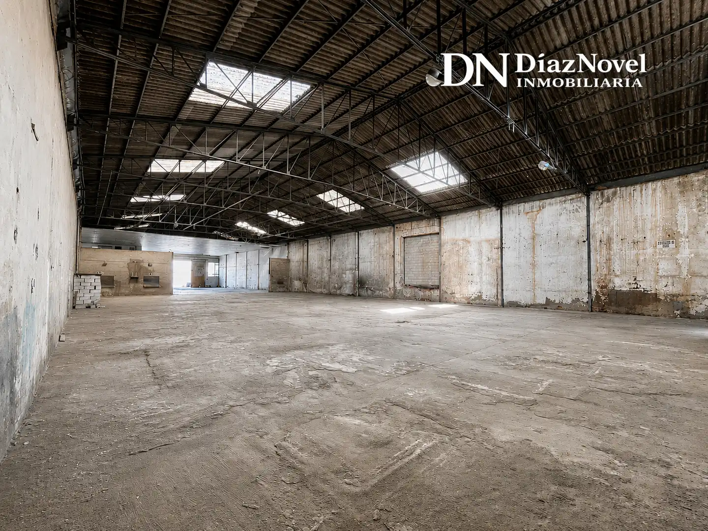 Vista exterior de Nave industrial de alquiler en Málaga con Alarma