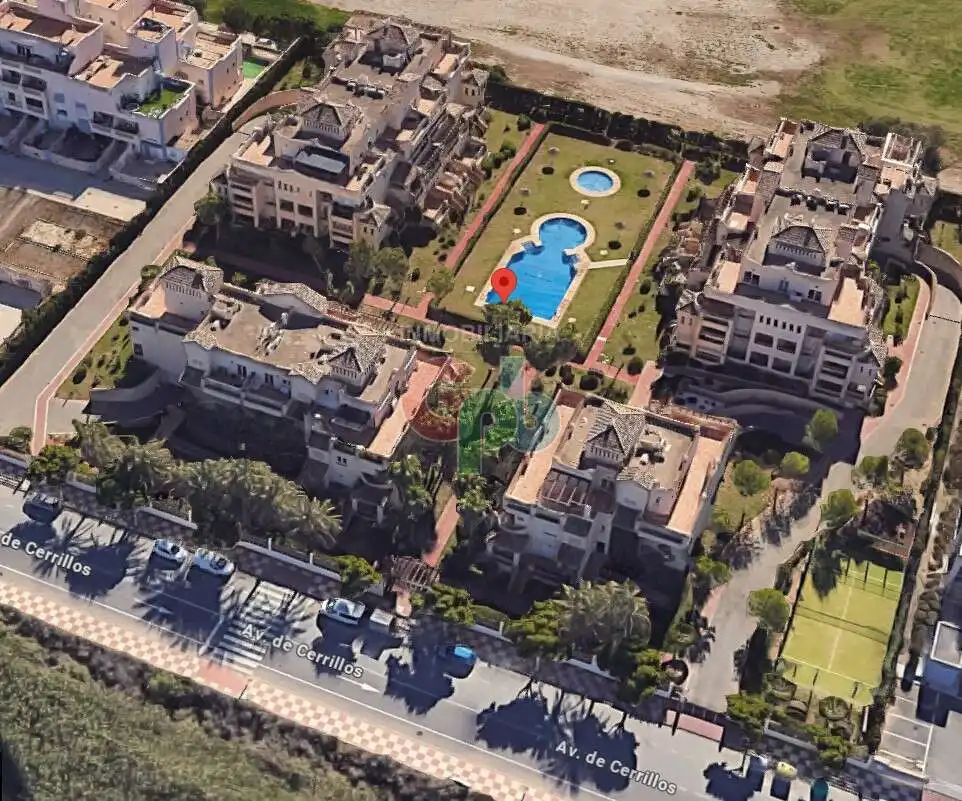 Vista exterior de Piso en venta en Roquetas de Mar con Terraza y Piscina comunitaria