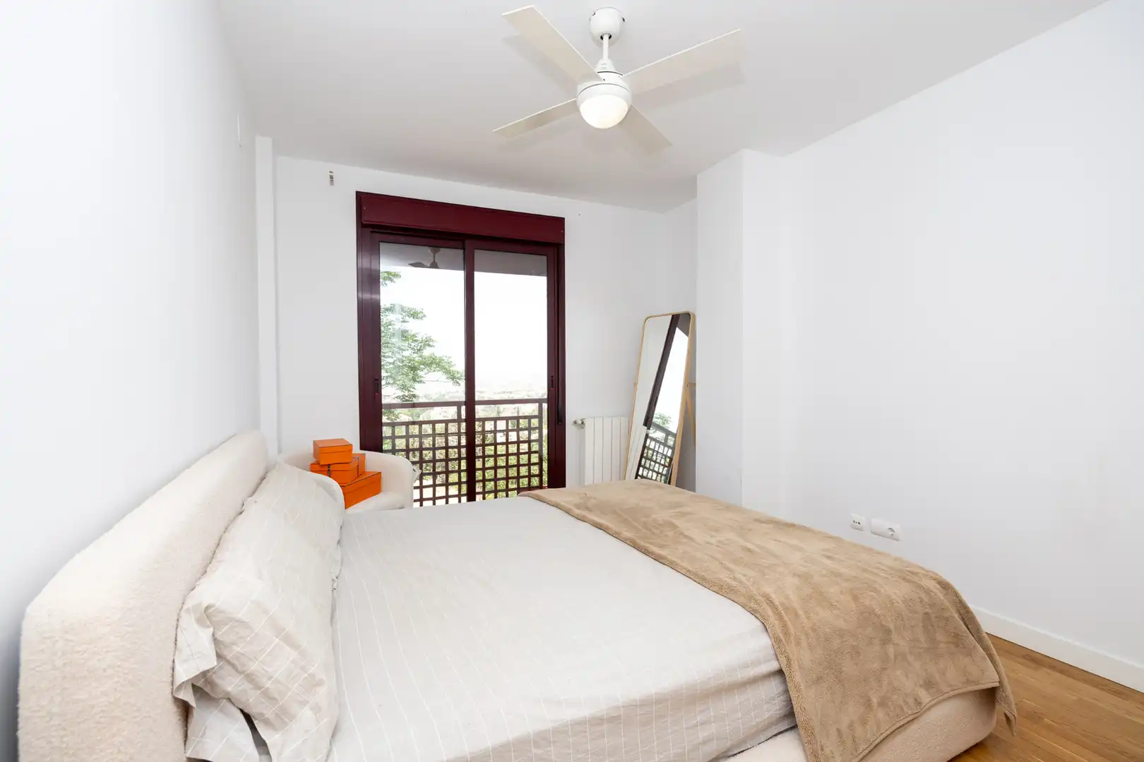 Habitación de Piso de alquiler en Granada con Calefacción, Parquet y Terraza