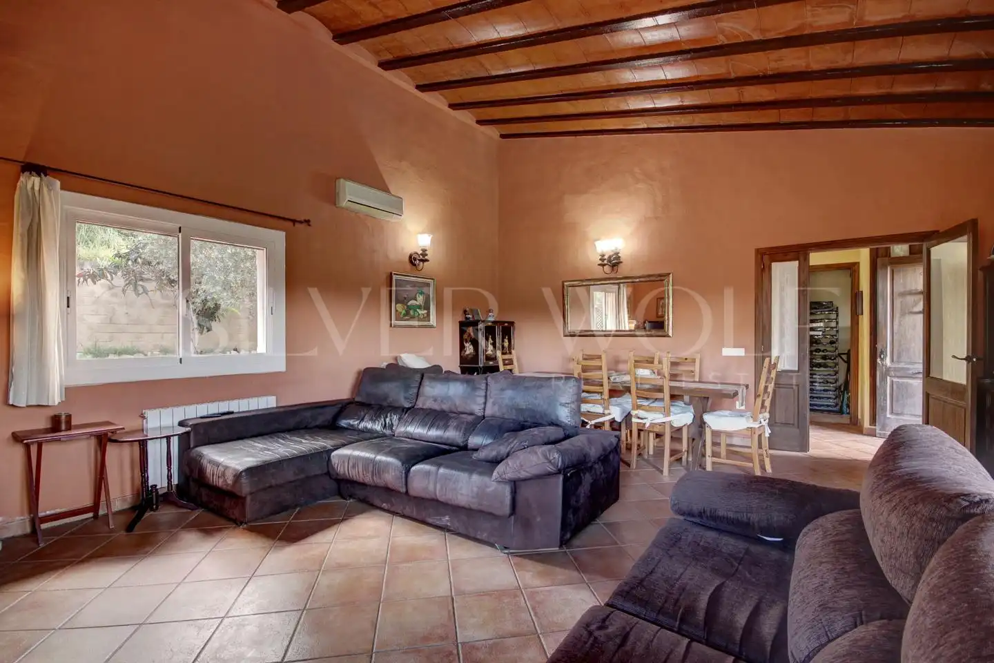 Sala d'estar de Casa o xalet en venda en Cubelles amb Calefacció, Jardí privat i Terrassa