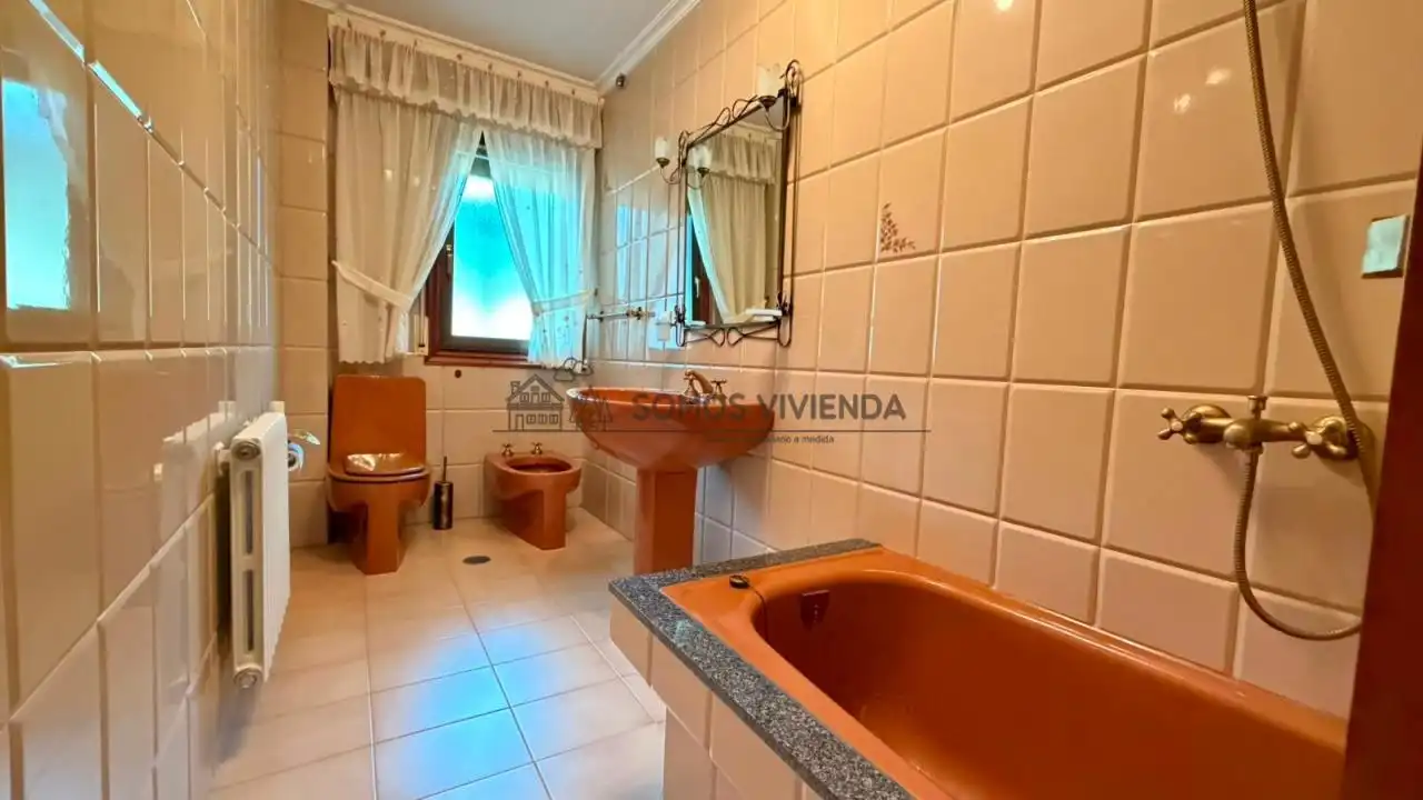 Bany de Casa o xalet en venda en O Pereiro de Aguiar  amb Calefacció, Jardí privat i Terrassa