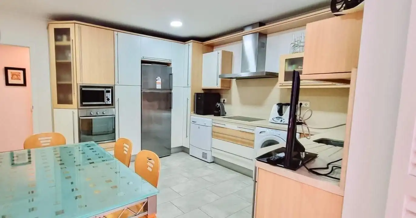Cuina de Pis en venda en Cádiz amb Aire condicionat, Parquet i Balcó