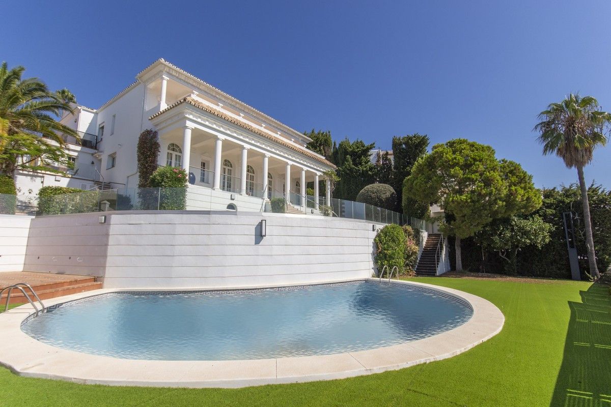 Swimming pool of House or chalet for sale in Benalmádena  with Air Conditioner, Private garden and Terrace