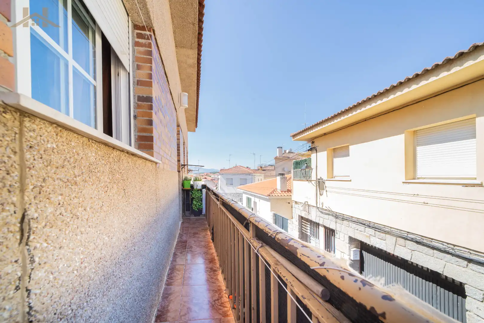 Vista exterior de Dúplex en venta en Valdemorillo con Calefacción, Terraza y Balcón