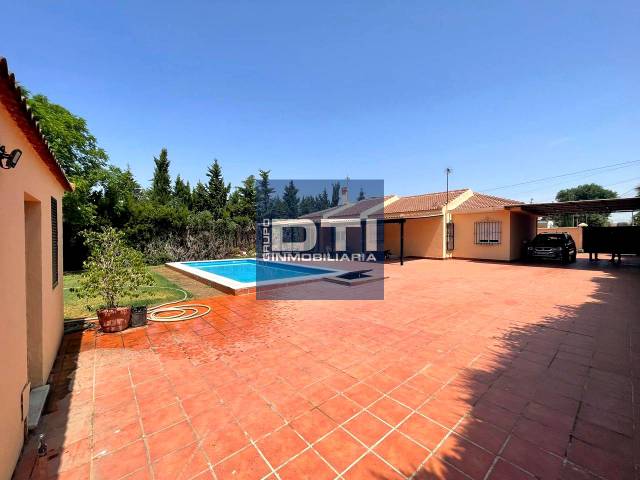 Casa-chalet en Venta en Cruz Del Sur en Palomares del Río