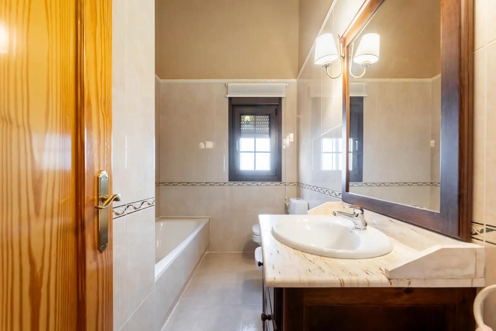 Baño de Casa o chalet en venta en Navalcarnero con Calefacción, Jardín privado y Terraza