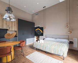 Bedroom of Premises for sale in  Valencia Capital  with Air Conditioner, Heating and Furnished