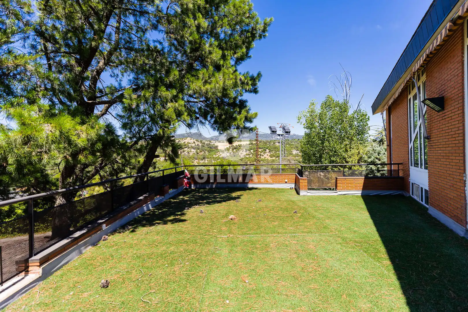 Jardí de Casa o xalet en venda en Hoyo de Manzanares amb Calefacció, Jardí privat i Piscina