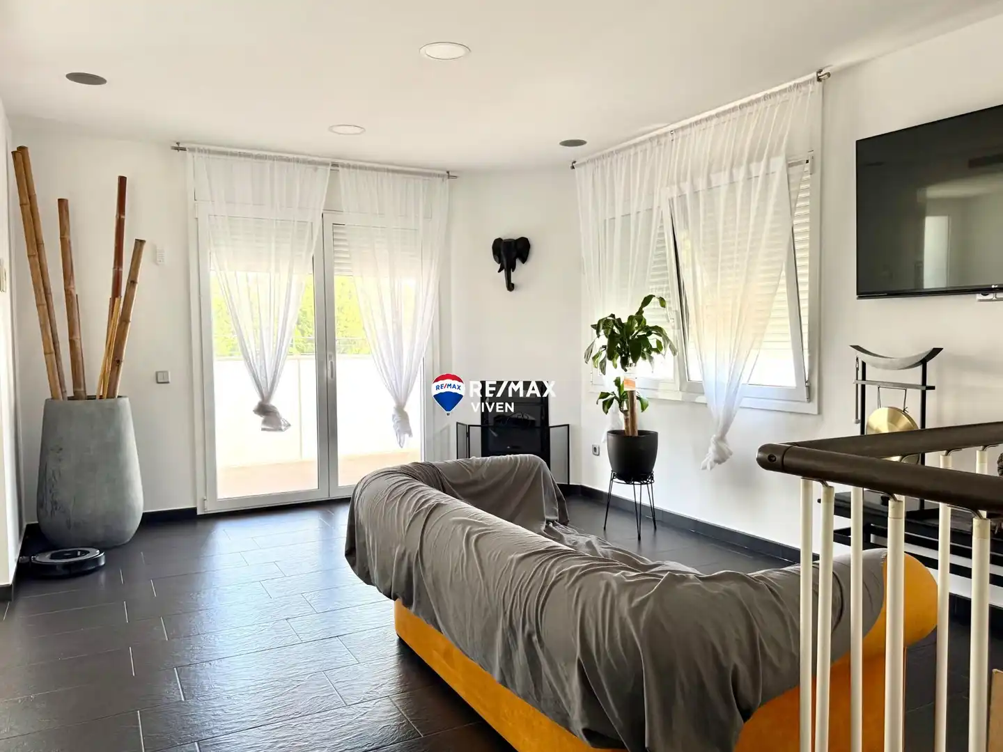 Sala d'estar de Casa o xalet en venda en Cunit amb Aire condicionat, Calefacció i Jardí privat
