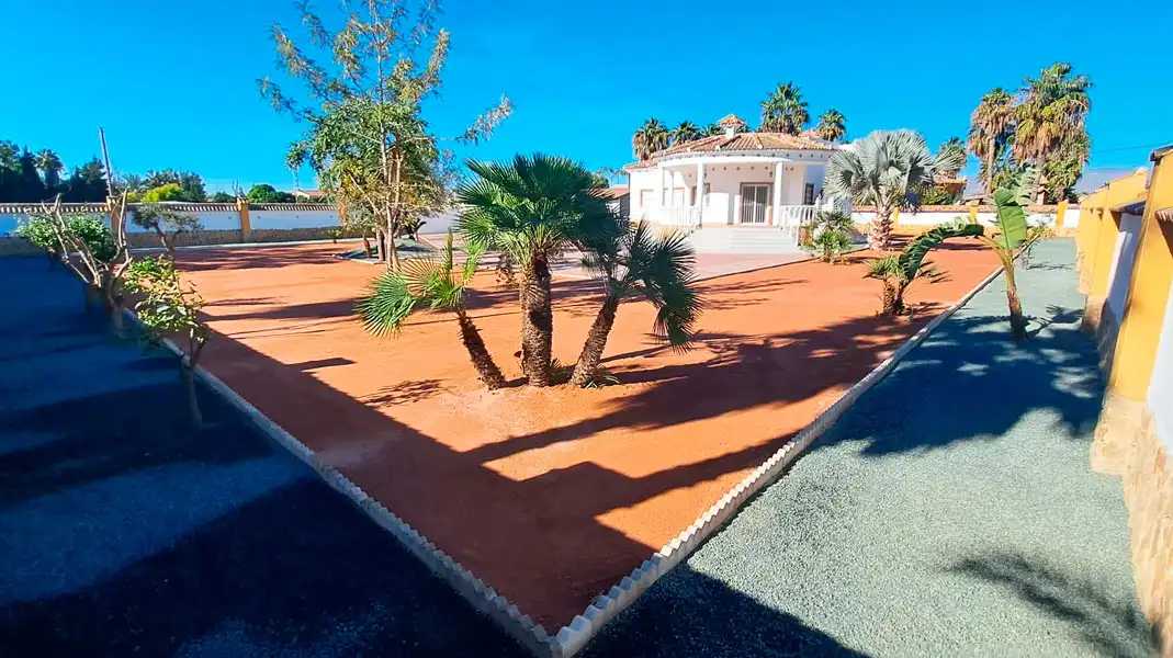 Vista exterior de Casa o xalet en venda en Catral amb Jardí privat i Terrassa