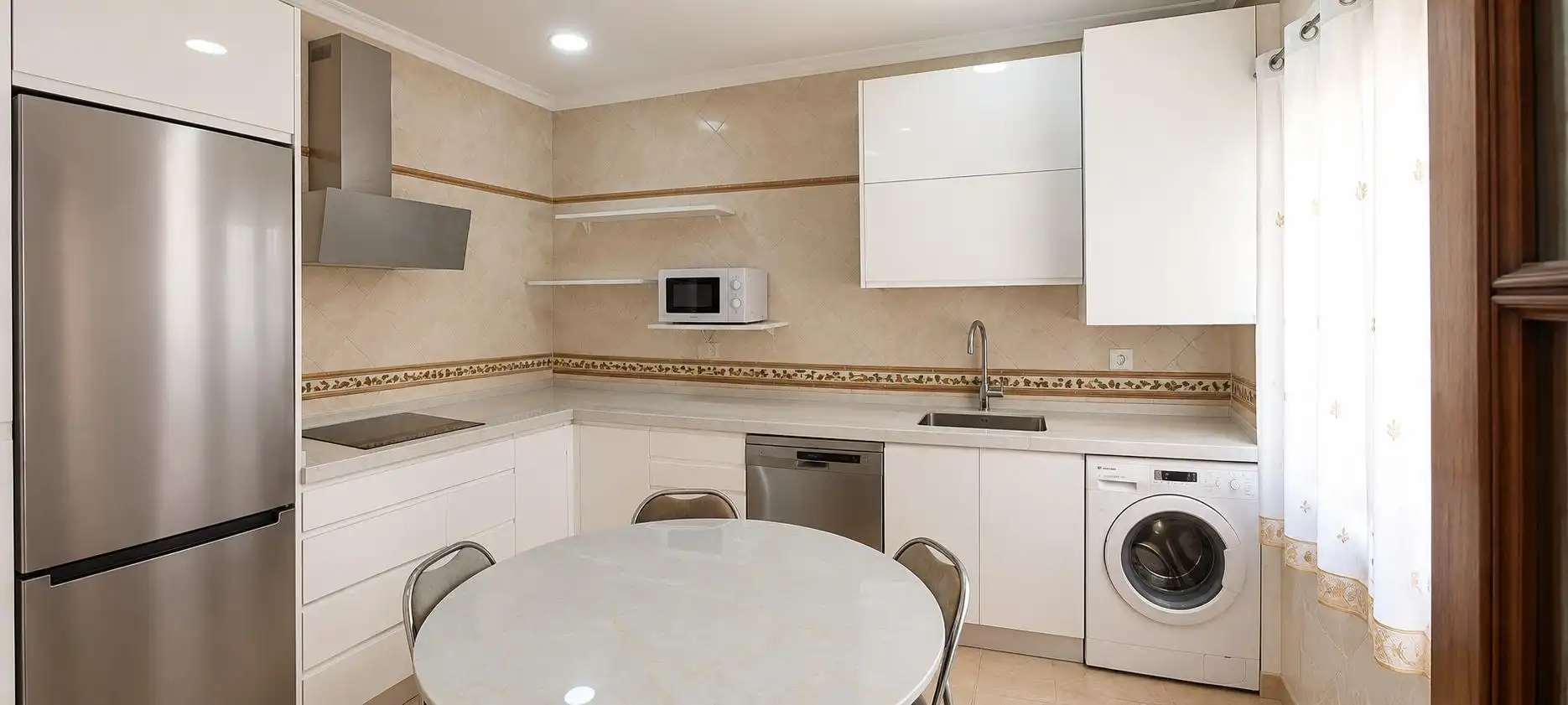 Piso en venta en La Línea de la Concepción, Cádiz