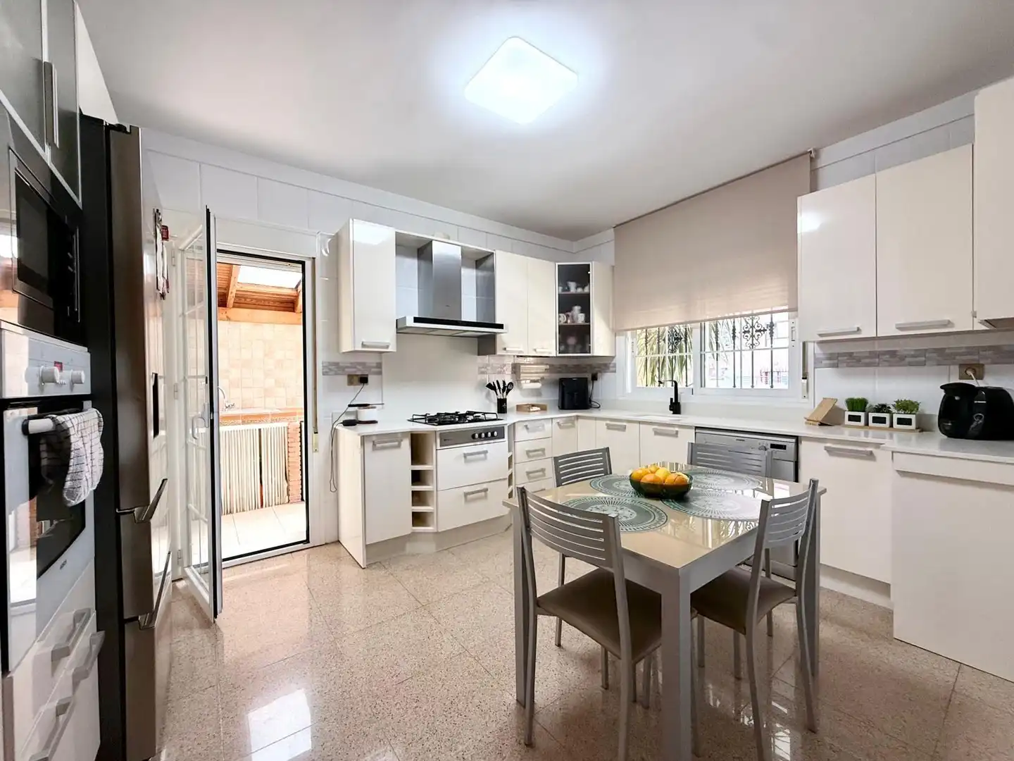 Cocina de Casa adosada en venta en Almería con Aire acondicionado, Jardín privado y Terraza