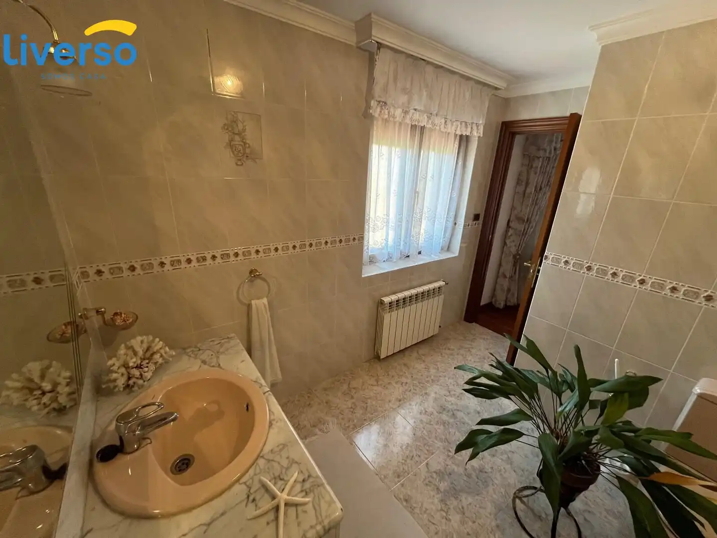 Bathroom of Houses for sale in Los Balbases   with Heating, Private garden and Terrace