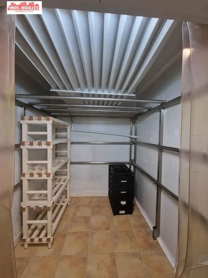 Local en venta en Elche / Elx con Aire acondicionado y Amueblado