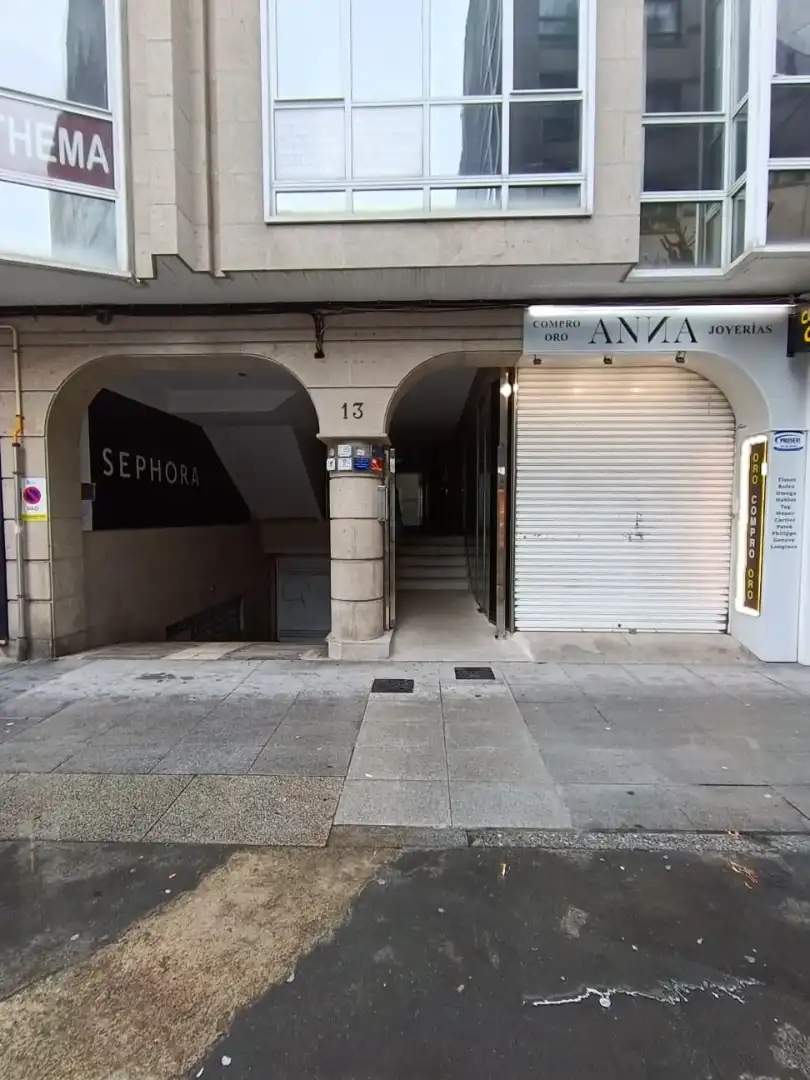 Office space to rent in Rúa de Benito Corbal