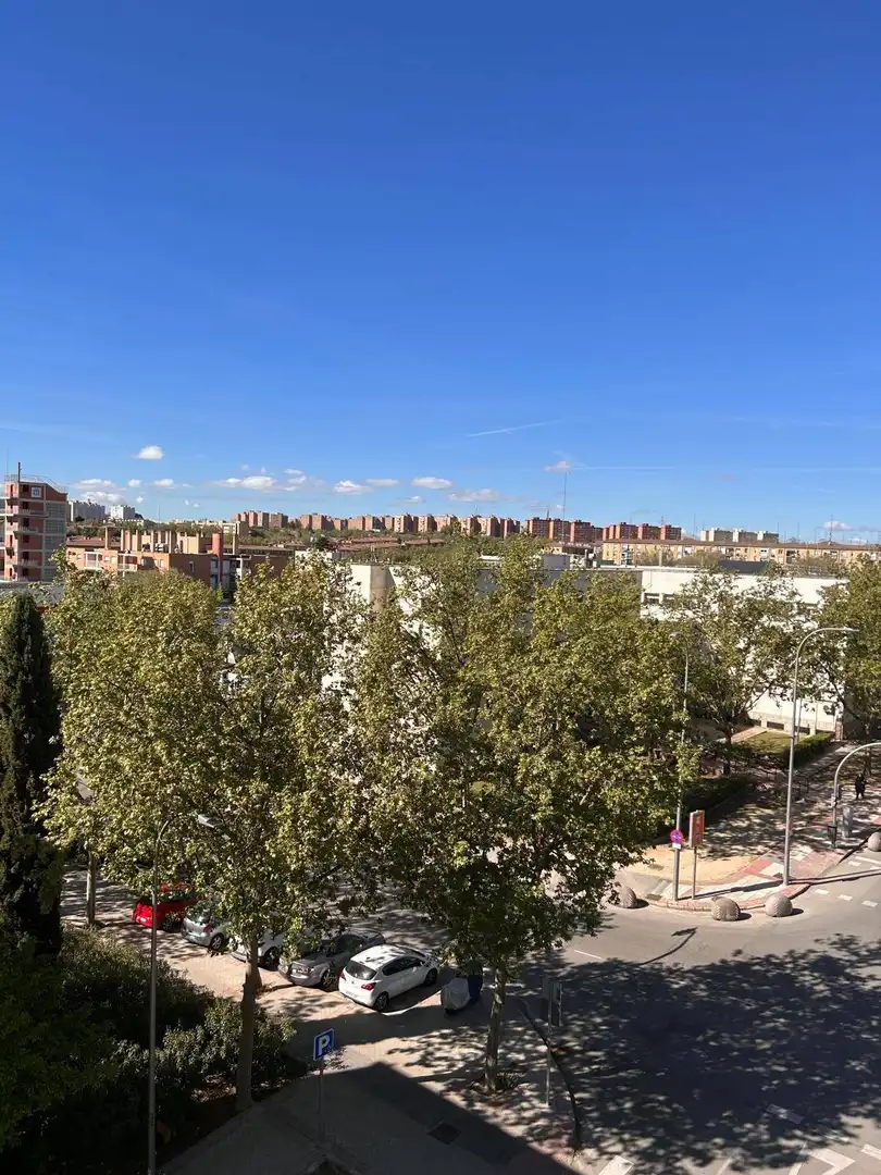 Vista exterior de Piso en venta en Madrid con Calefacción y Terraza