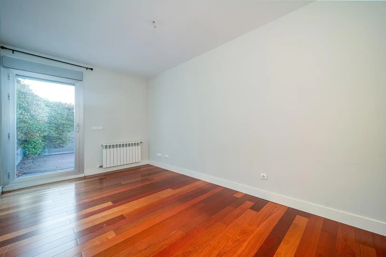 Habitación de Planta baja de alquiler en Majadahonda con Aire acondicionado, Calefacción y Jardín privado