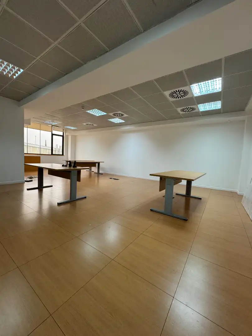Bureau avec ascenseur à louer à Avinguda Corts Catalanes 2, imagen 3