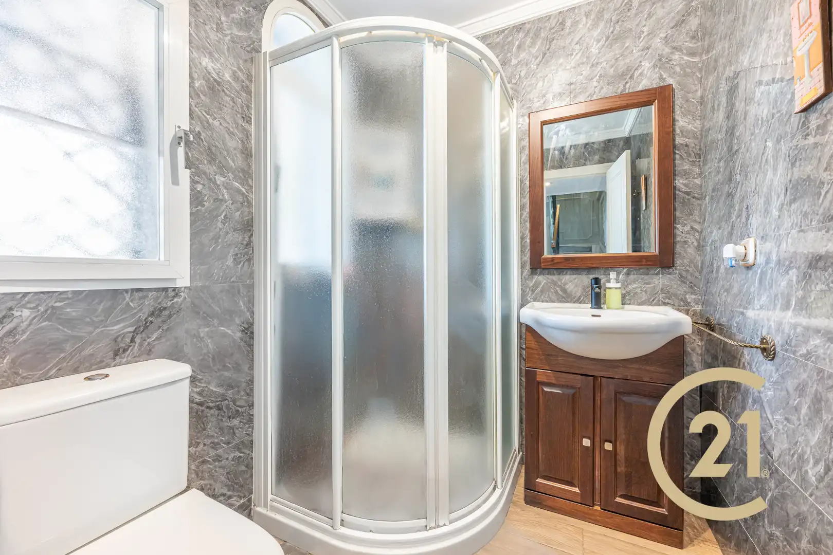 Baño de Casa adosada en venta en Marbella con Aire acondicionado, Terraza y Piscina comunitaria