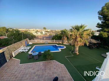 Villa con piscina in vendita a Serrella