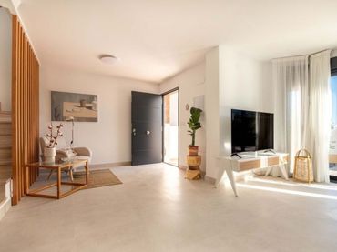 Terraced house with balcony for sale in Calle Cox Viejo