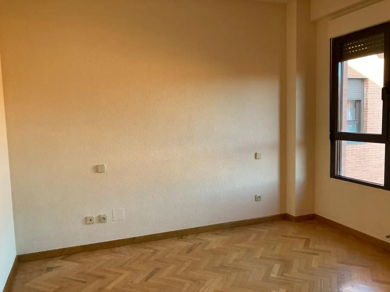 Bedroom of Flat for rent in Madrid  with Air Conditioner, Heating and Parquet flooring