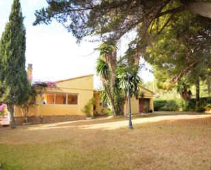 Jardí de Casa o xalet en venda en Cubelles amb Terrassa, Piscina i Balcó