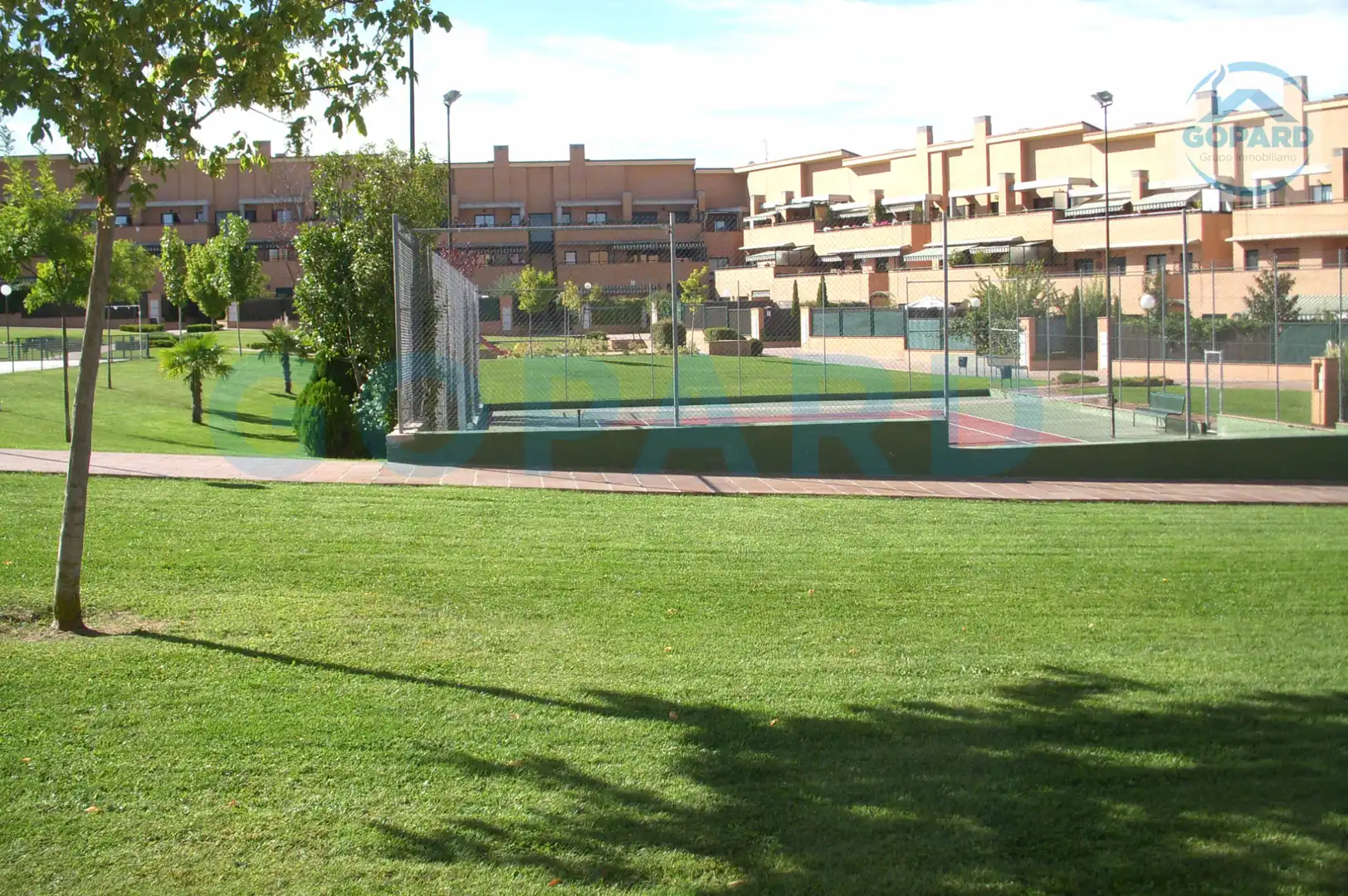 Jardí de Garatge de lloguer en Villanueva de la Cañada