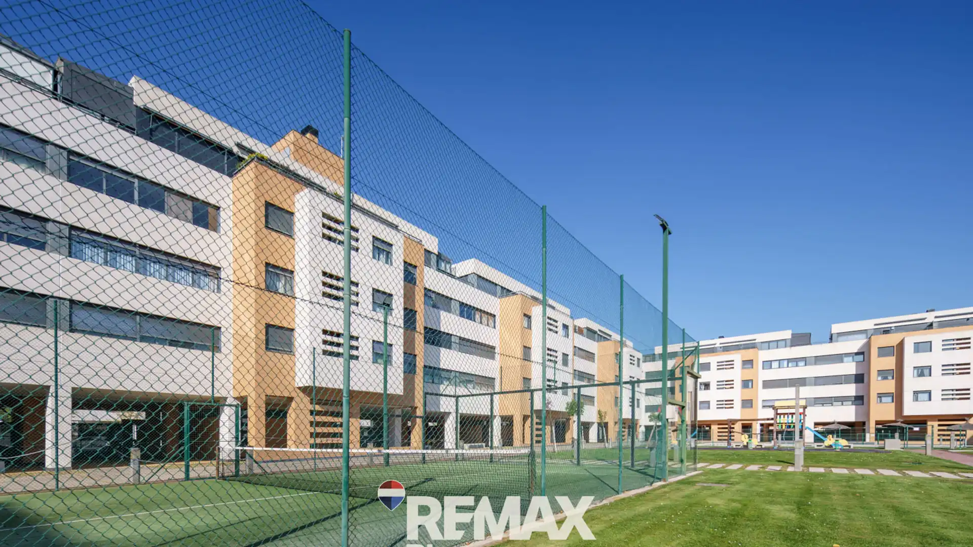 Exterior view of Flat for sale in Valladolid Capital  with Heating, Storage room and Community pool