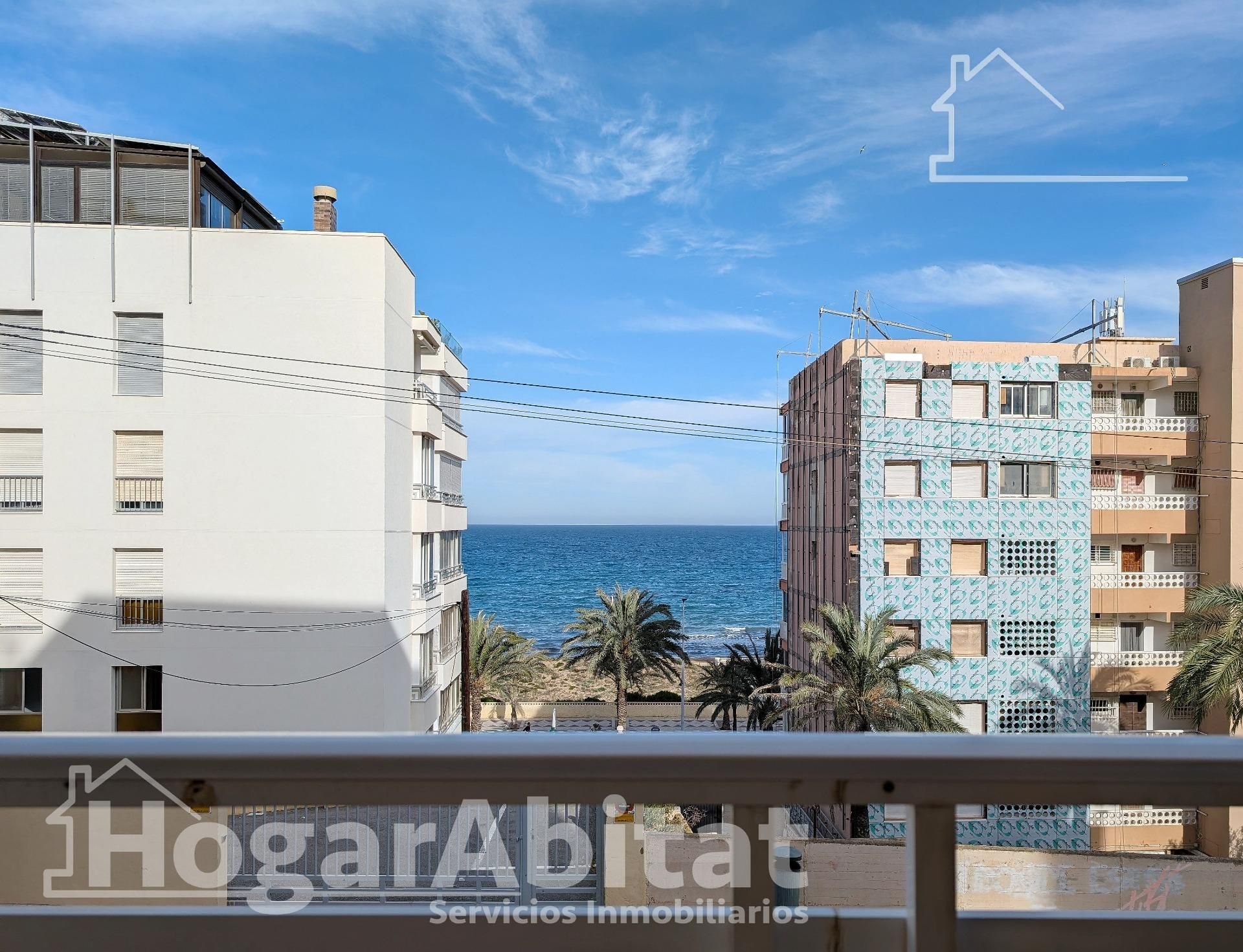 Exterior view of Flat for sale in Elche / Elx  with Terrace, Storage room and Furnished