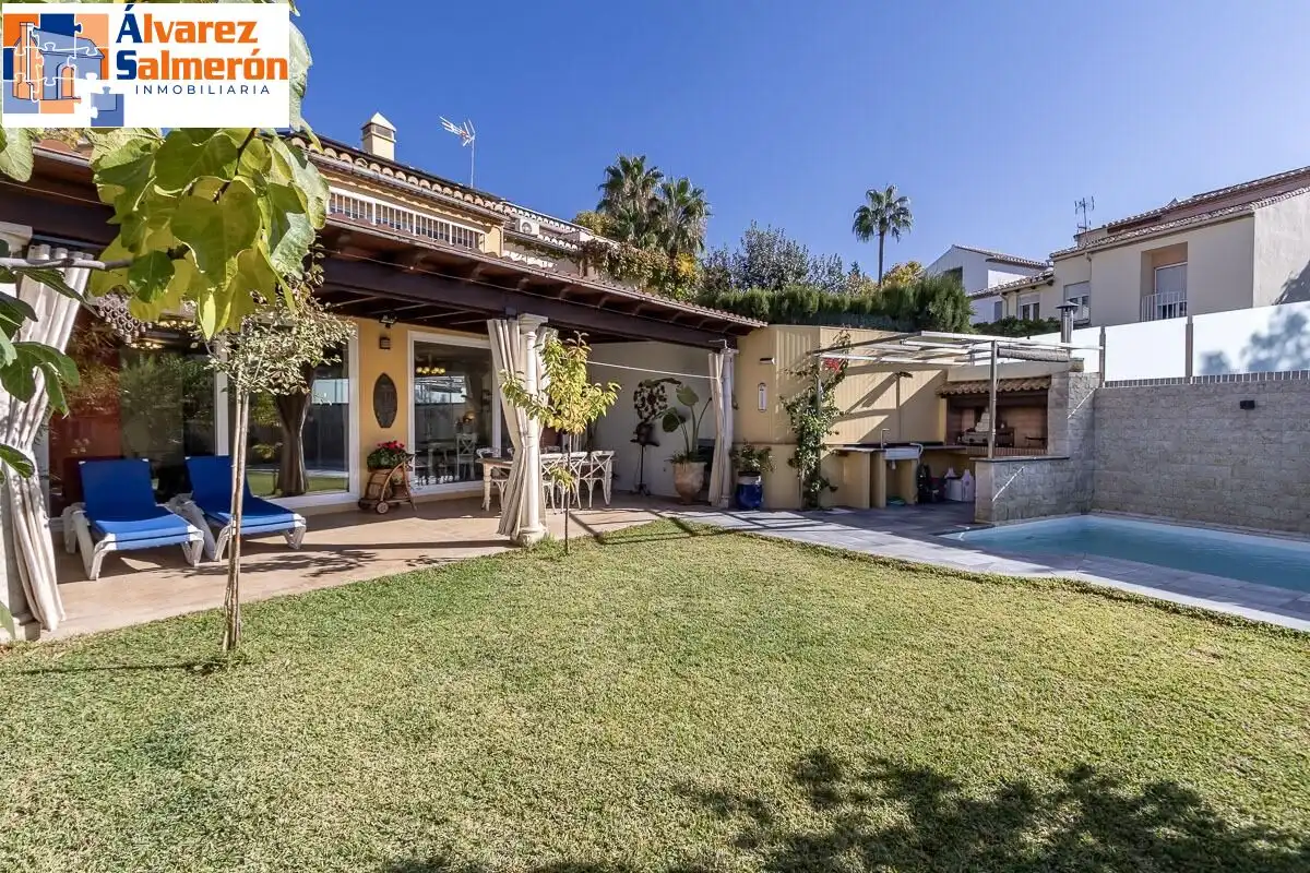 Casa o chalet en venta en Calle ZORAYA, Camino de los Neveros - Serrallo