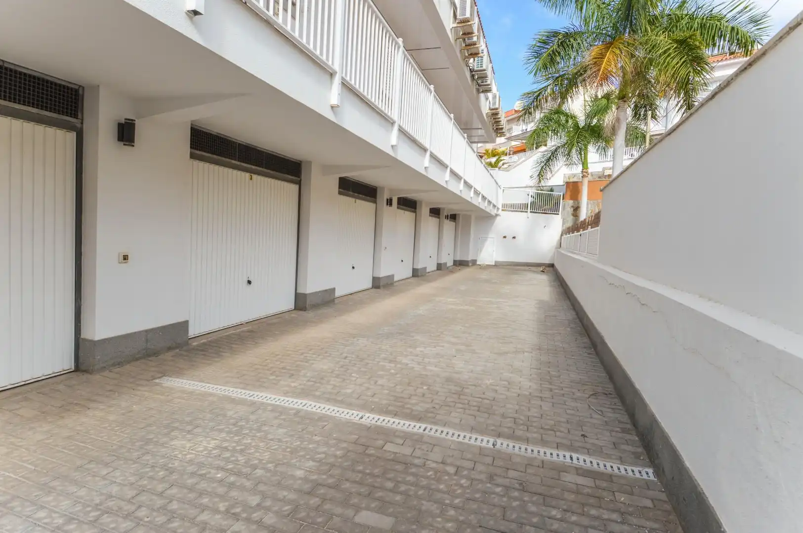 Parking of Commercial properties for rent in Mogán