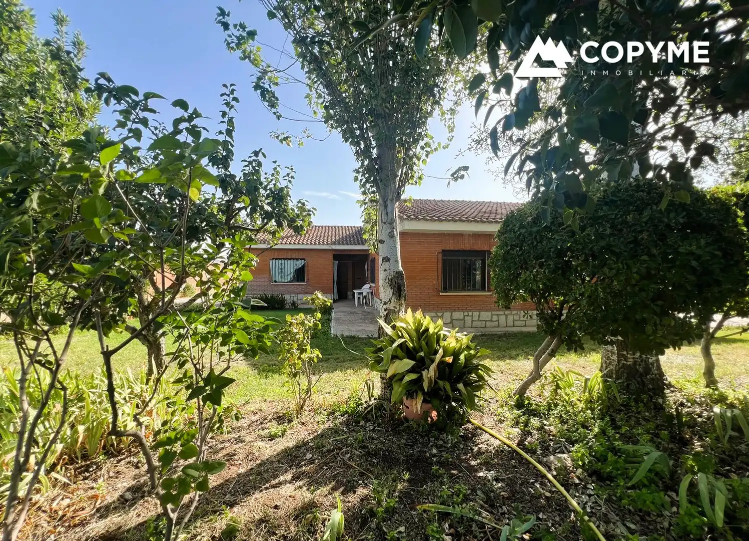 Vista exterior de Casa o chalet en venta en Novés con Calefacción, Jardín privado y Parquet