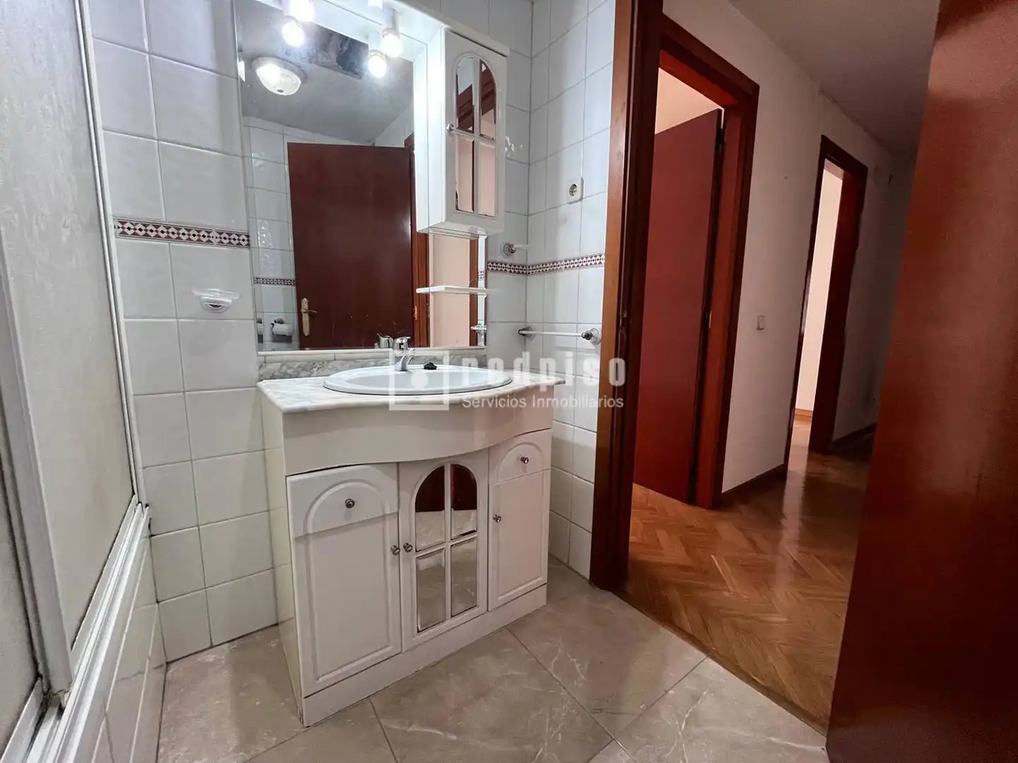 Baño de Piso en venta en Madrid con Aire acondicionado, Calefacción y Jardín privado